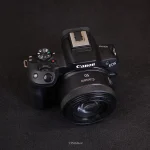دوربین بدون آینه Canon R50 با لنز 50mm F1.8