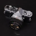 دوربین Olympus OM-2 با لنز 50mm f/1.4